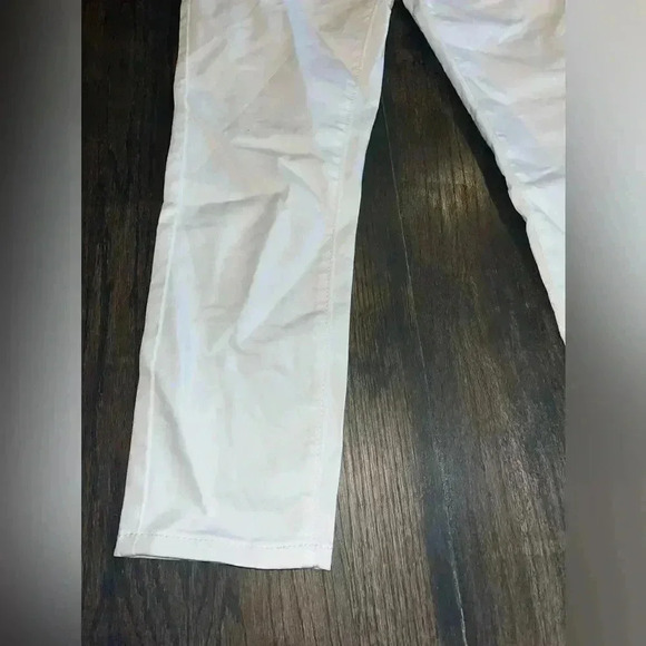 Tahari White Straight Leg Jeans Classic Denim Pants New with Tags F36 - Picture 3 of 6
